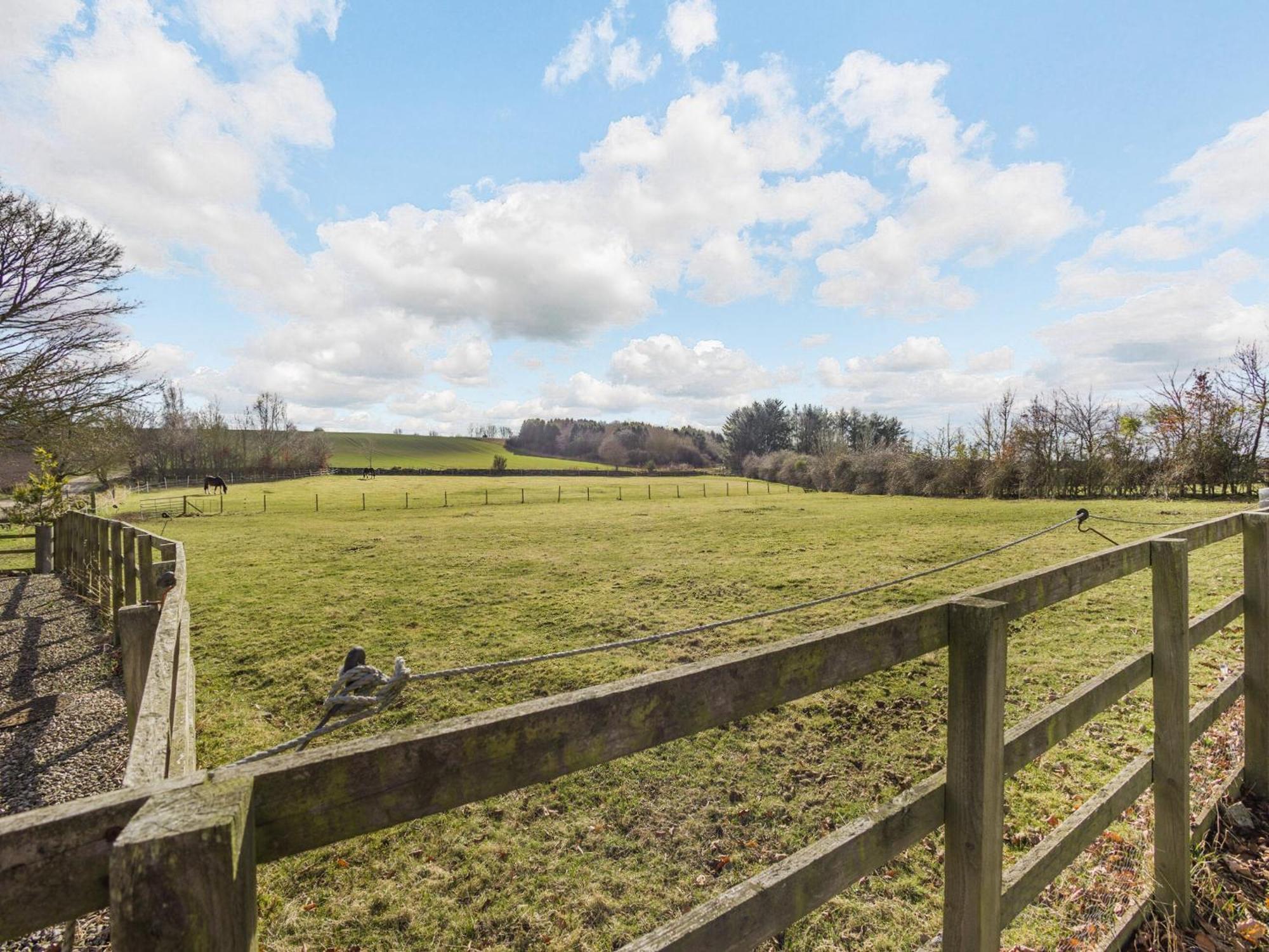 Appletree Cottage Kirkton of Tealing Екстериор снимка
